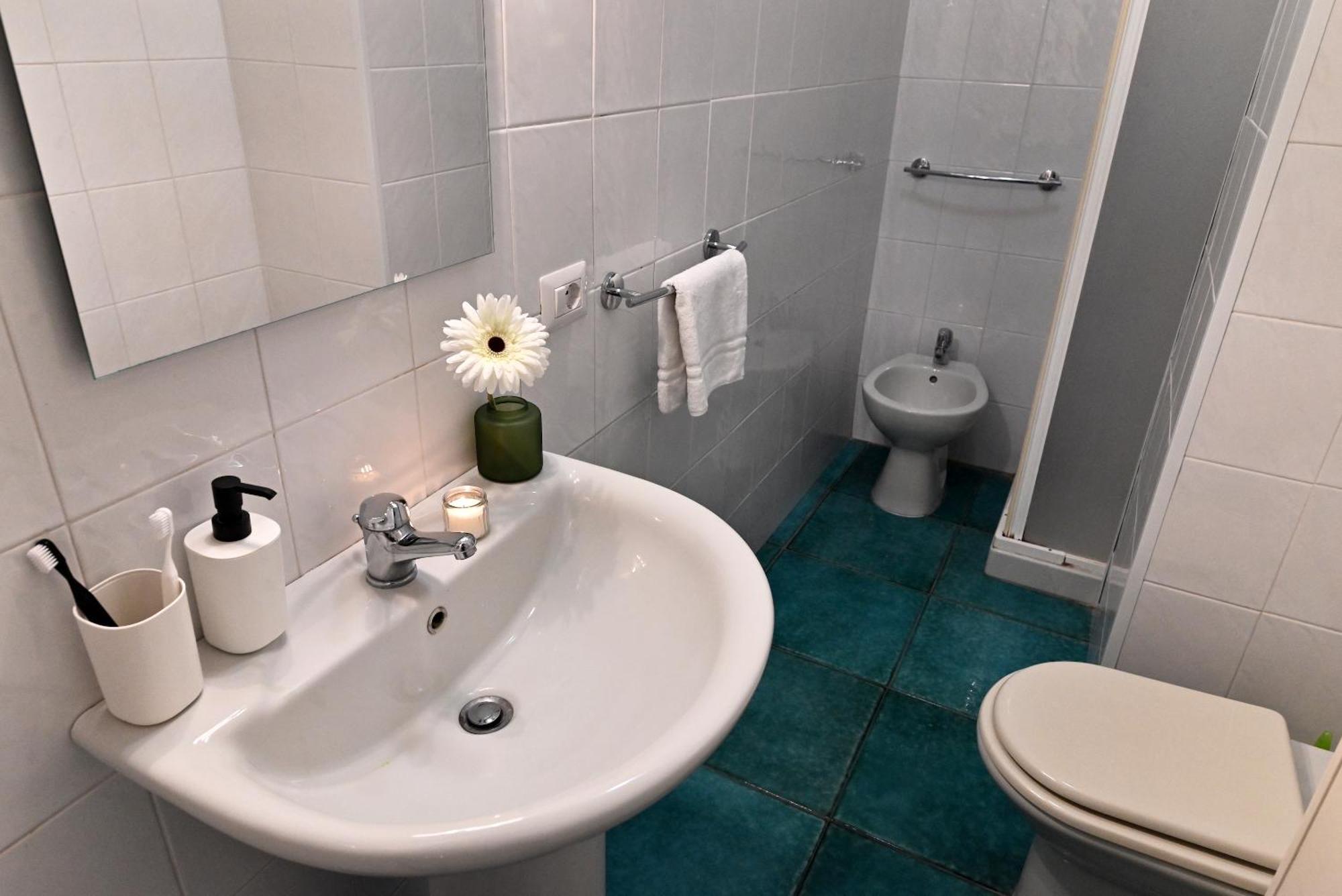 Izzhome Apartment *